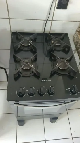 Vende-se Geladeira e fogão no precinho parcela no cartão taxa por conta do comprador