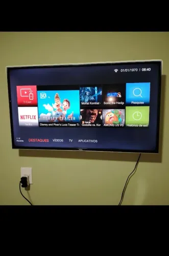 TV LED TCL com 43 polegadas 