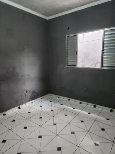 Casa para aluguel na Vila Ema. São Vicente. R$ 750,00e