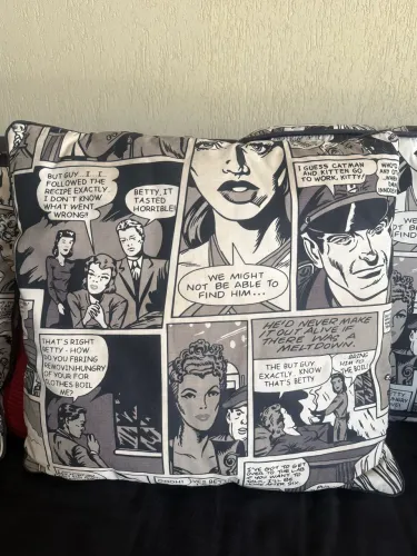 Vendo lindas almofadas HQ- história em quadrinhos