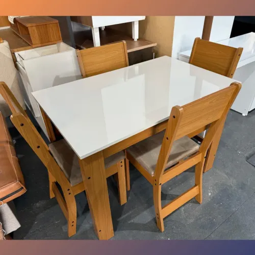 Mesa com 4 cadeiras - entrego Curitiba e região