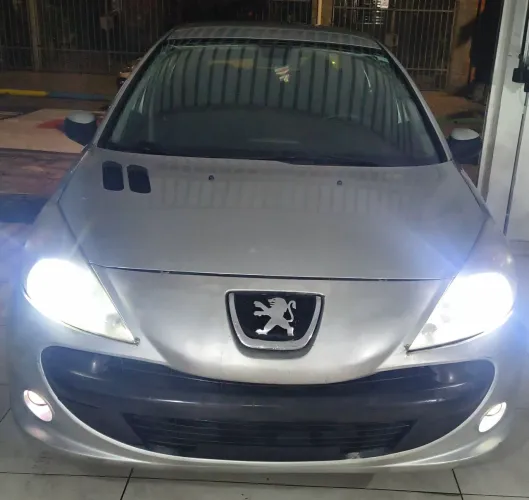 Peugeot 207 Sedan Passion XS 1.6 Flex 16V 4P 2009