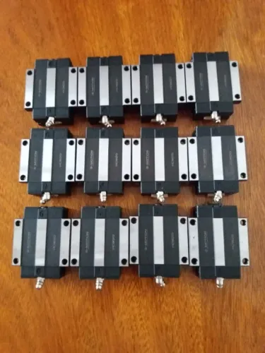 Kit 12 Patins de Guia Linear HCW20