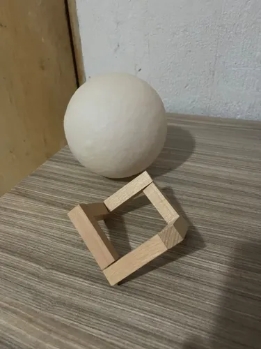 Luminária em formato de lua