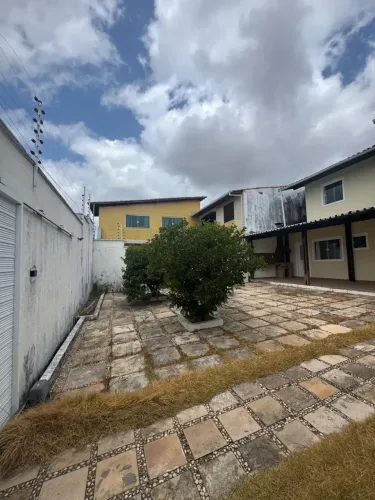 Alugo ampla casa avarandada no Vinhais - Ampla área externa - Churrasqueira