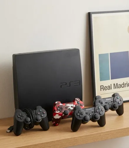 PS3 Slim Premium Desbloqueado + SSD 500GB + 4 Controles