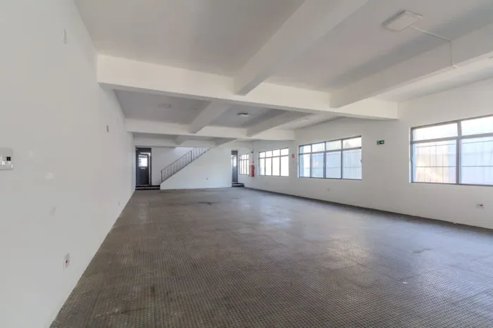 Prédio comercial na Avenida Imirim, 1375 930 m²