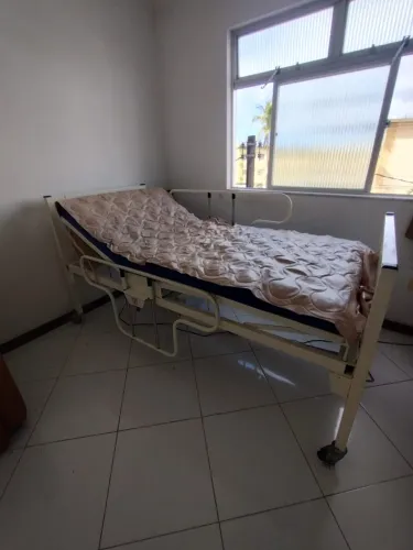 CAMA HOSPITALAR COM COLCHÃO PNEUMÁTICO ? SUPER NOVA