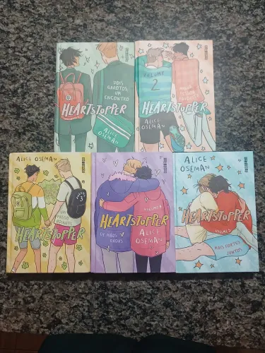 Heartstopper coleção completa 1 ao 5 | Alice Oseman | HQ"