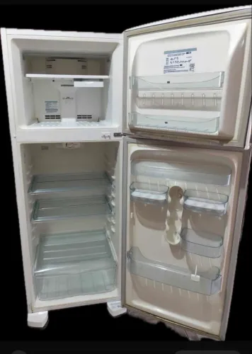 Vendo geladeira frost free Electrolux em ótimo estado de conservação.