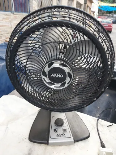 Vende-se Ventilador Arno Silêncio Force 6pas. Valor 120,00.