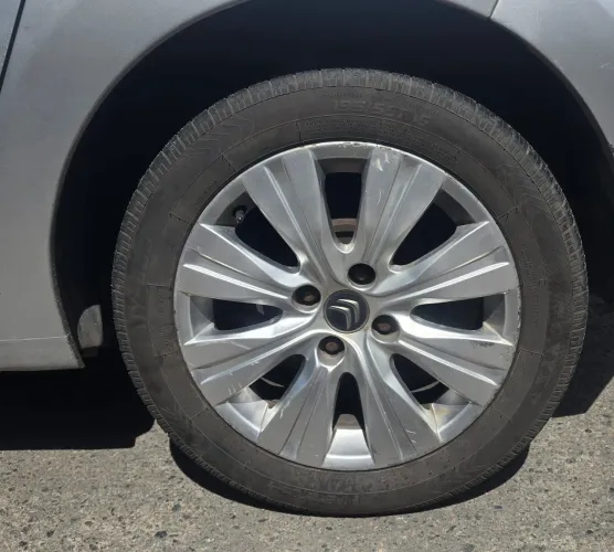 Roda Aro 16 com PNEUS NOVOS 195/55/16