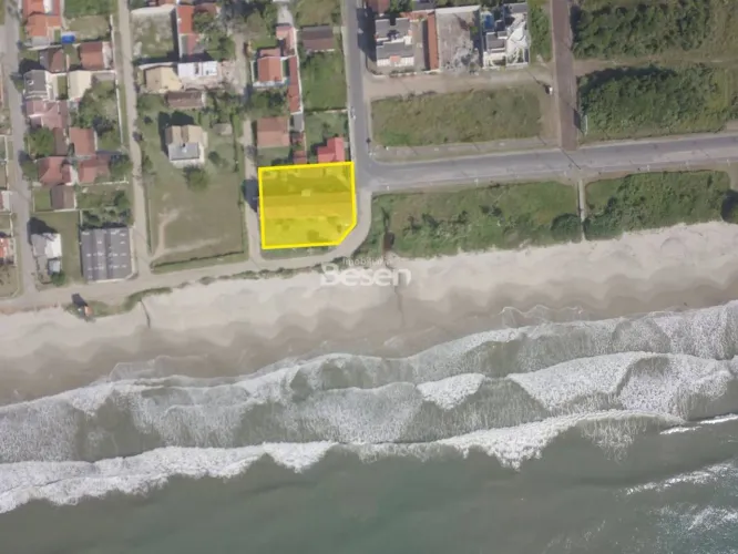Excelente Área de 1.800M2 Frente para o Mar