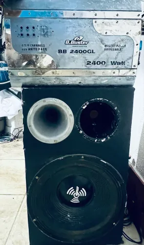 CAIXA DE SOM TRIO DE 15 COM MÓDULO! TOCA MUITO 1000 reais