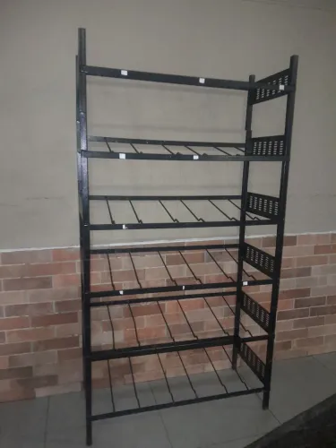 PRATELEIRA DE FERRO