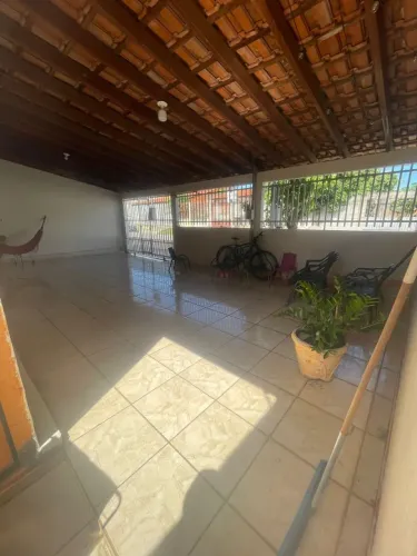 Casa no Cpa 4 setor 4, 2 quartos  com Suite Valor R$290mil Reais.Varanda na frente da casa