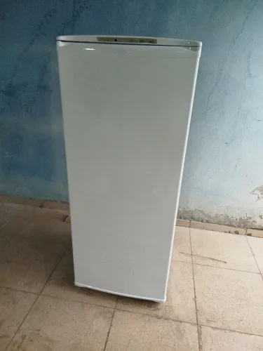 Freezer vertical bem conservado faço entrega