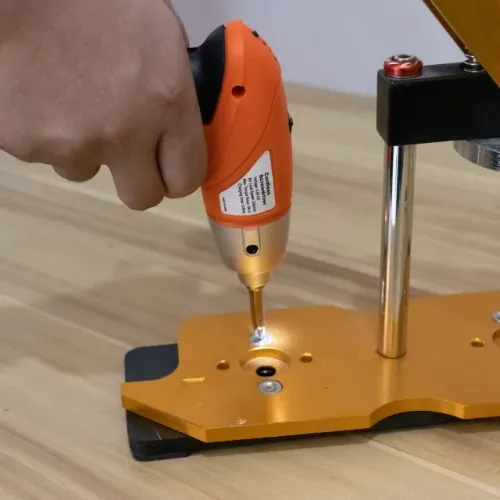 Parafusadeira portátil recarregável com acessórios bivolt Novo