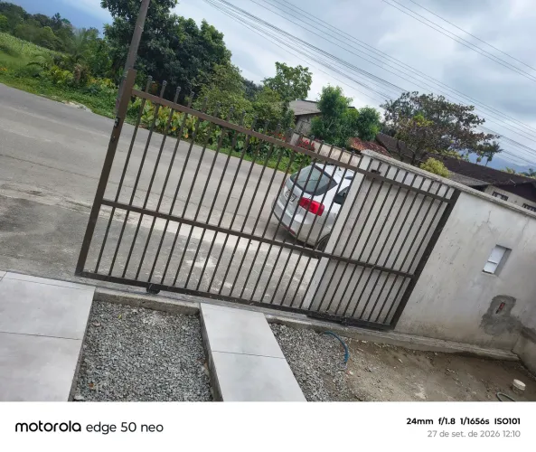 Vendo portão de alumínio