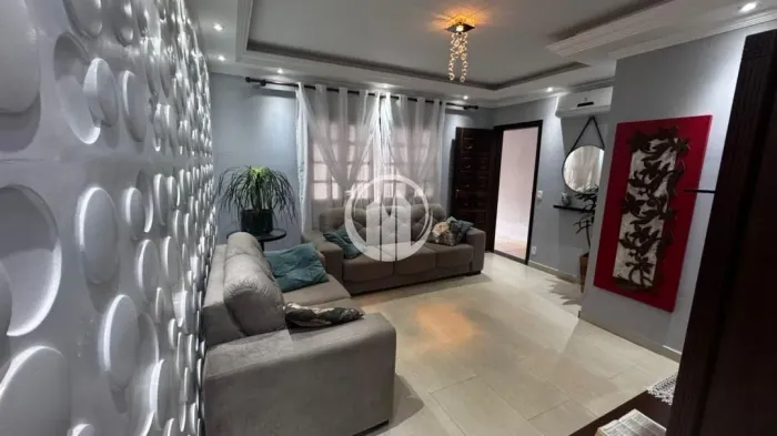 Casa à venda com 3 dormitórios sendo 1 suíte - Horto Santo Antonio - Jundiaí/SP
