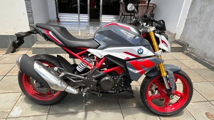 MOTO BWM G310 R - EXCELENTE ESTADO (APENAS 1327 KM RODADOS)