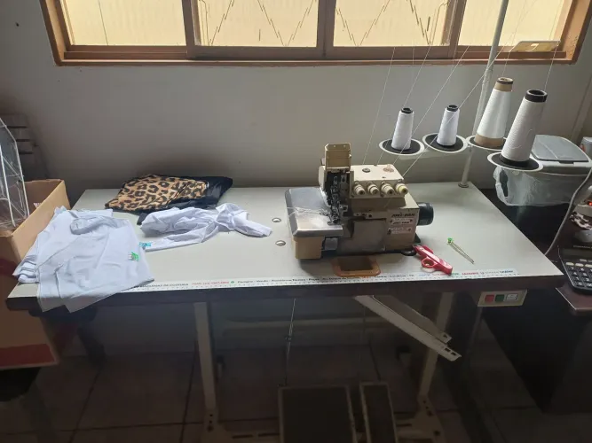 Maquina de costura ponto cadeia 