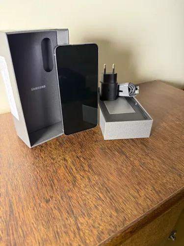 Celular Samsung Galaxy S25 FE 5G 128GB 8GB RAM CÂMERA TRIPLA TELA 6.7? GRANDE 