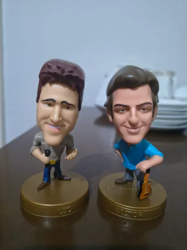 Bonecos Miniaturas do Victor & Léo 8cm