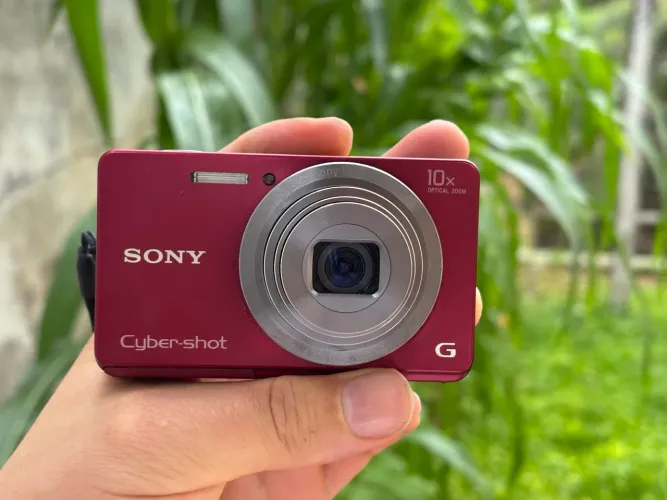 Câmera digital Sony type G vermelha