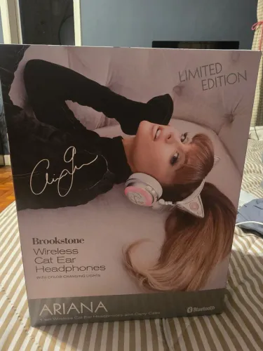 Fone Ariana Grande Brookstone Cat Ear ORIGINAL | Limited Edition | NUNCA USADO
