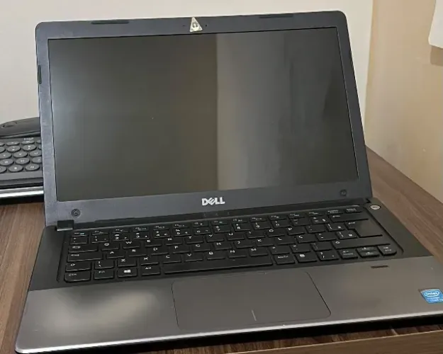 Notebook Dell Vostro 5470 i3 - Liga, não dá boot (para peças ou reparo)