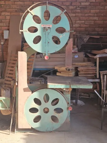 Serra Fita Industrial OMIL com Motor WEG