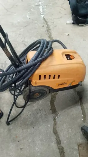 Máquina de auta compressao