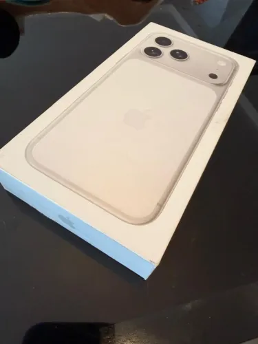 iPhone 17 Pro Max 256GB Silver - Lacrado na Caixa (Versão EUA)