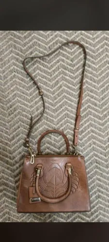 Bolsa Schutz marrom