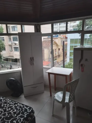 QUARTO MOBILIADO PARA LOCAÇÃO MENSAL COPACABANA - TUDO Incluso temporada ou mensal