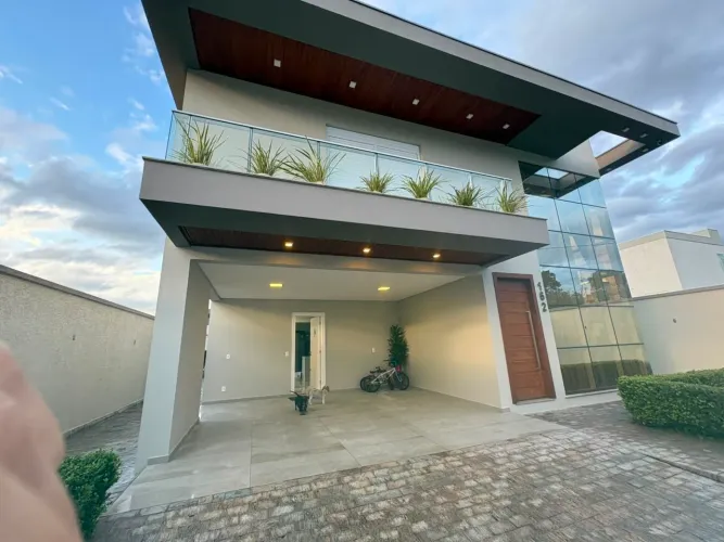 Casa alto padrão - totalmente mobiliada