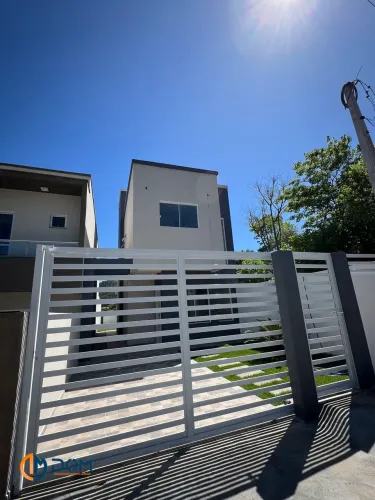 Sobrado geminado Novo com 03 dormitórios