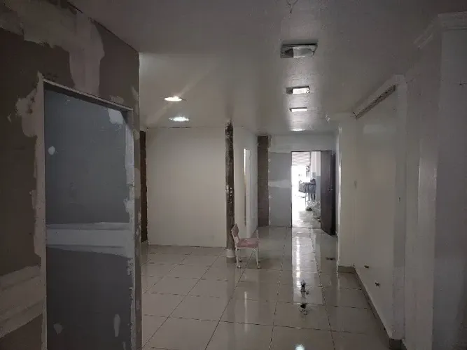 Aluga se excelente sala/loja no Bairro Centro Manaus AM