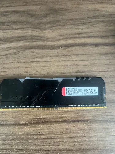 MEMÓRIA RAM 16GB DDR4 HYPERX