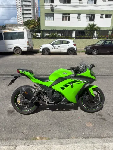 Kawasaki Ninja 300 2016 - Apenas 7.680 km