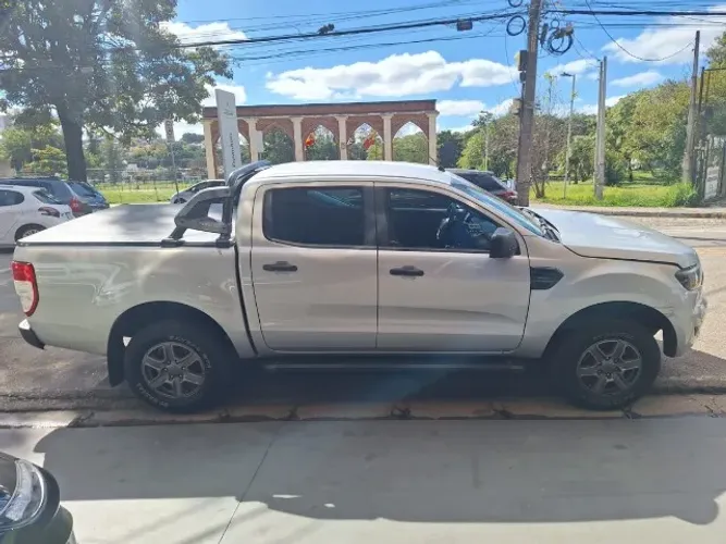 Ford Ranger XLS 2.5 16V 4X2 CD Flex 2017