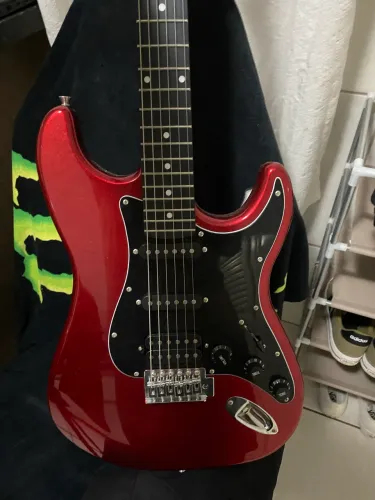 Guitarra Gianini G-102 com caixa