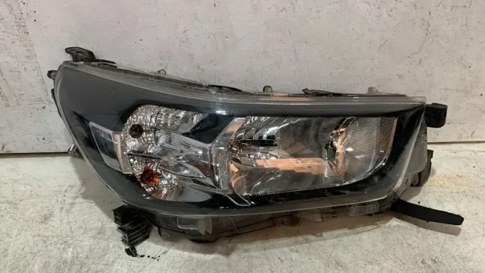 Farol direito hilux 2021 2022 2023
