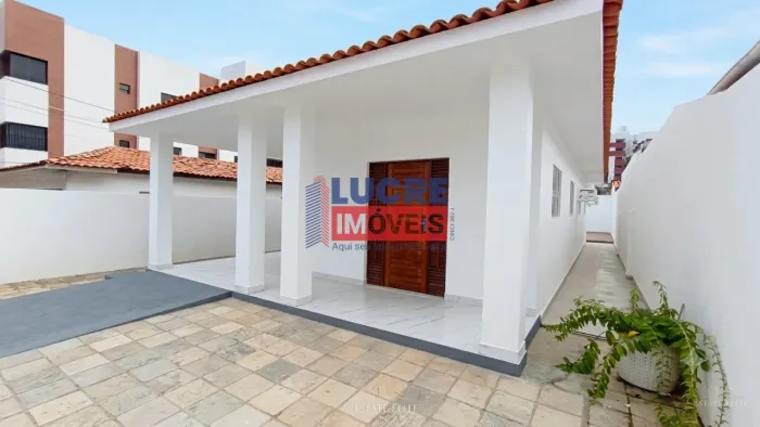 Casa Térrea Reformada | 170m² | Piscina Privativa | 3 Quartos | Jardim Cidade Universitári