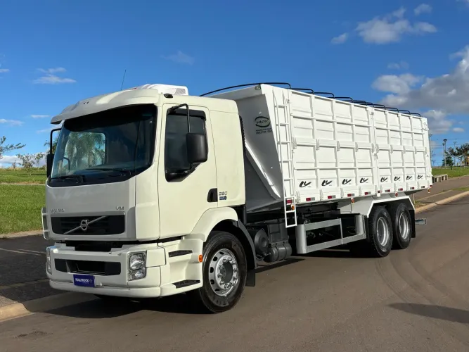 Volvo VM 260 Truck Caçamba agrícola 