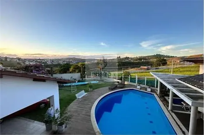 CASA ALTO PADRÃO A VENDA NO CONDOMÍNIO GRANJA DAS HORTÊNCIAS!