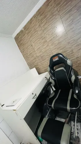 Cadeira Gamer e Mesa para Computador/Escrivania