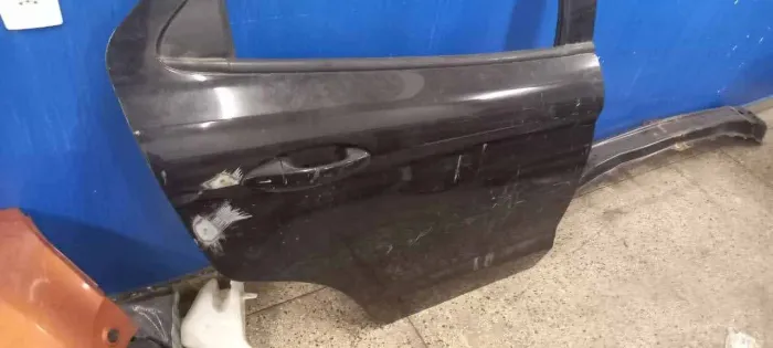 Ford ka hatch ou sedan/ porta traseira direita 