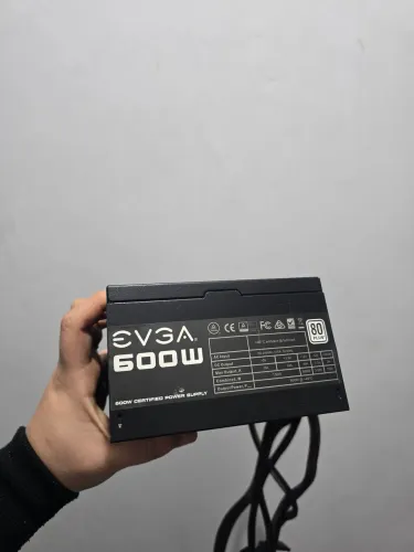 Fonte 600W EVGA 80 PLUS